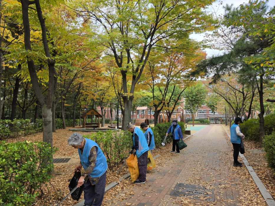 연수구 ‘우리 동네 가꾸미’ 어르신 391명, 걷기대회 앞두고 환경 정비